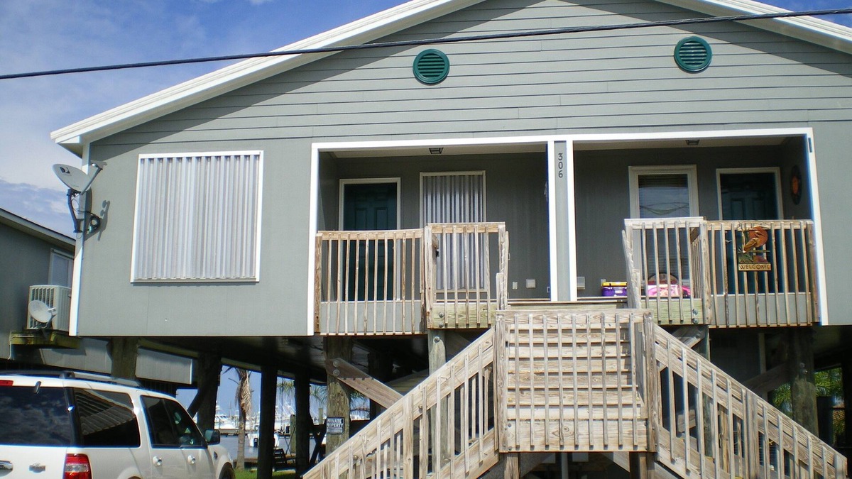 Venice Condo | Family Owned Waterfront 3 Bedroom/2 Bath Fully Furnished Condo