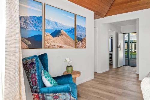 Springfield House | Family Perfect, winter getaway, secure yard, parking, mountain bikes, arcade