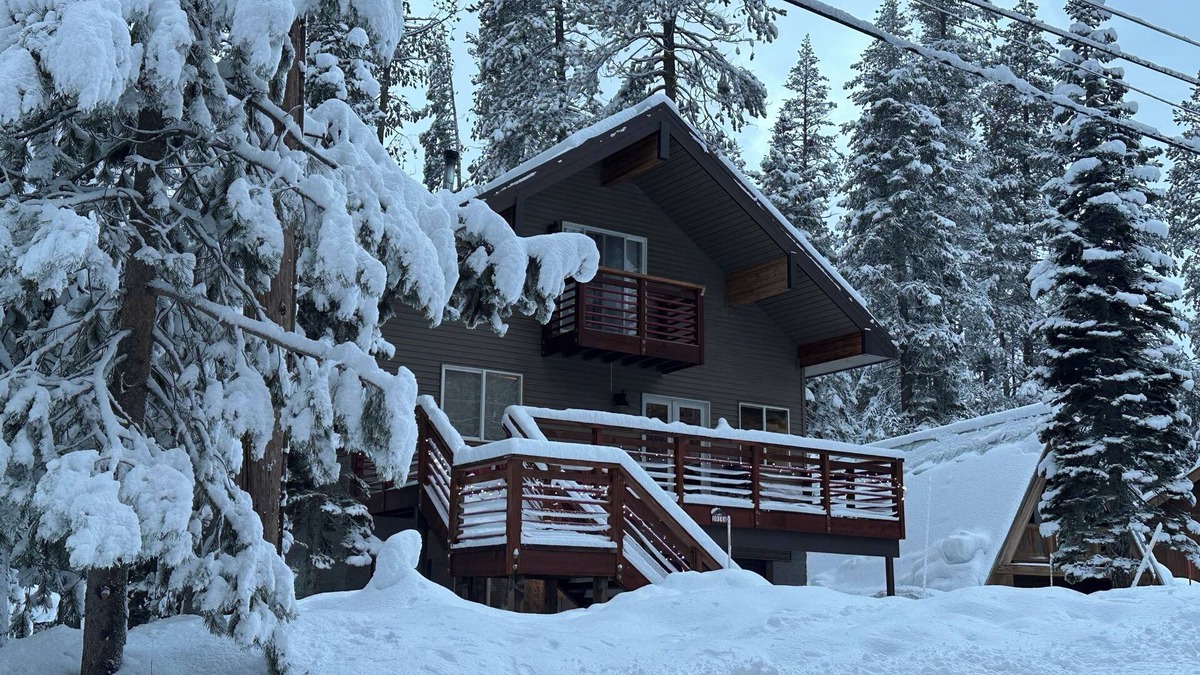 Pla-Vada Woodlands Cabin | Family/Pet-Friendly Home in Soda Springs near Sugar Bowl, Truckee