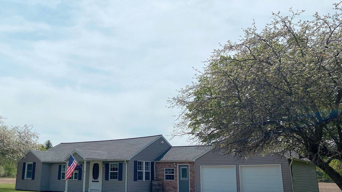 Jamestown House | Family & pet friendly home with yard - 5 minutes from Chautauqua Lake!