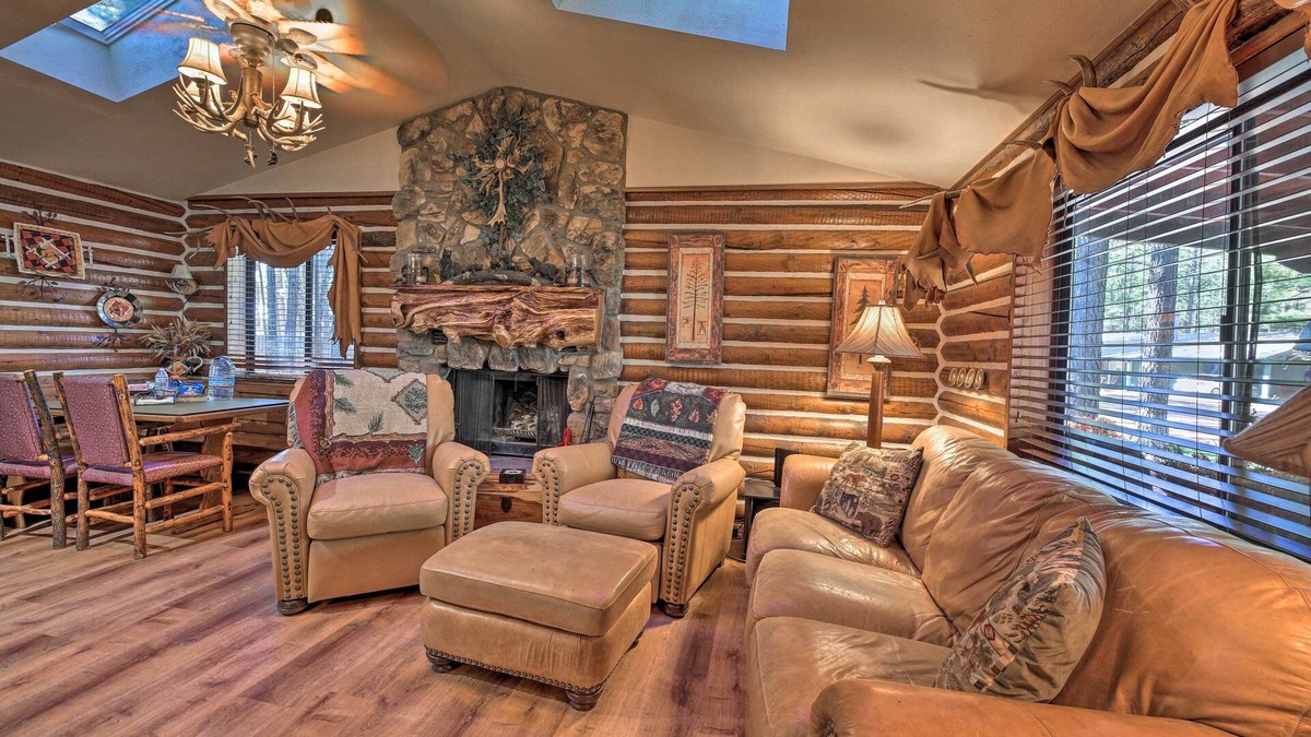 Pinetop-Lakeside Cabin | Family & Pet Friendly: Rustic Lakeside Cabin