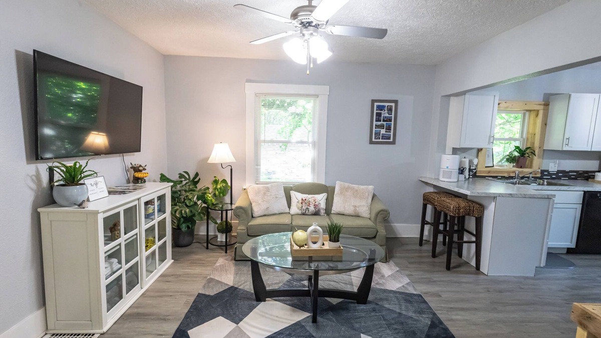 Greater South Side House | Family & Pet-Friendly 2BR Retreat Near Downtown