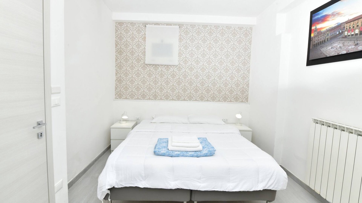 San Lazzaro di Savena House | Family Room with private bathroom