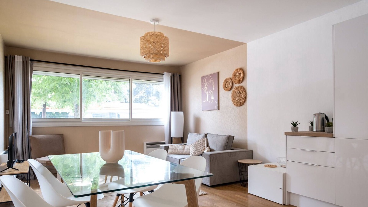 Ancely Apartment | Family residence near park
