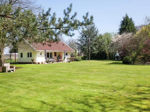 Heino House | Family residence with large garden