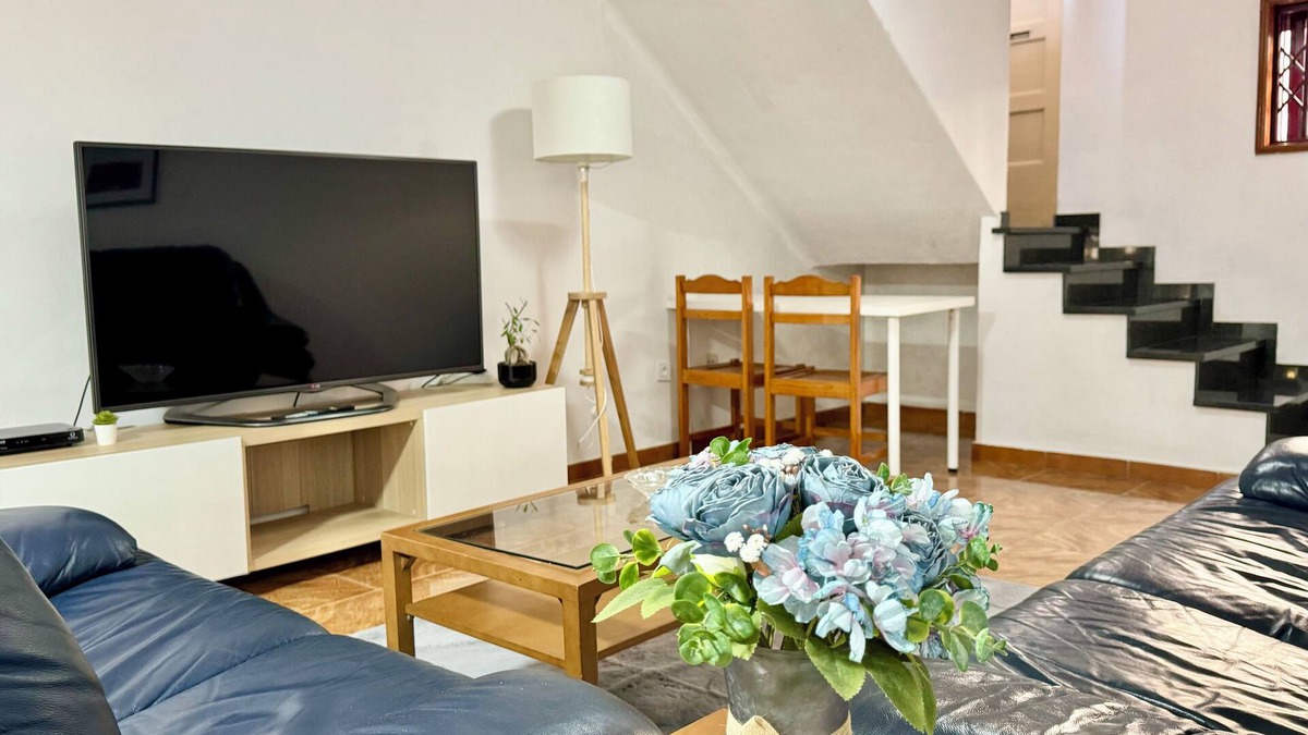 Santa Marinha Villa | Family Retreat: 5 min to D. Luis I Bridge & Metro
