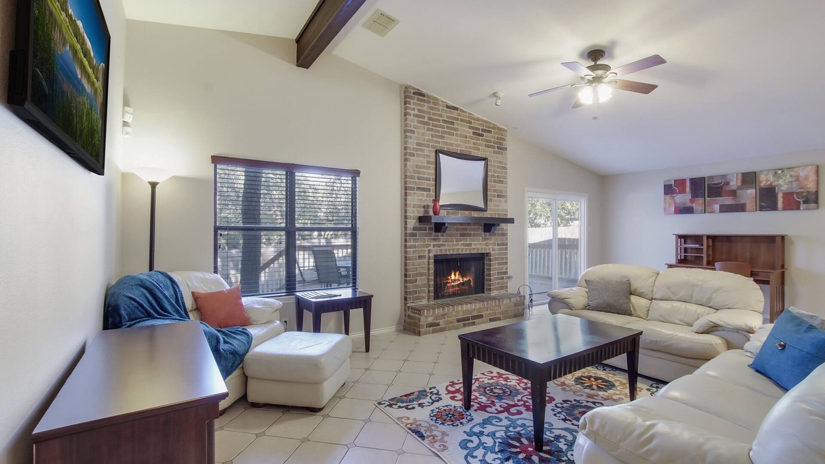 Great Northwest House | Family Retreat! New Kitchen, Large Deck!