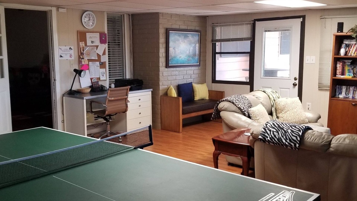 Converse House | FAMILY RETREAT WITH GAMEROOM
