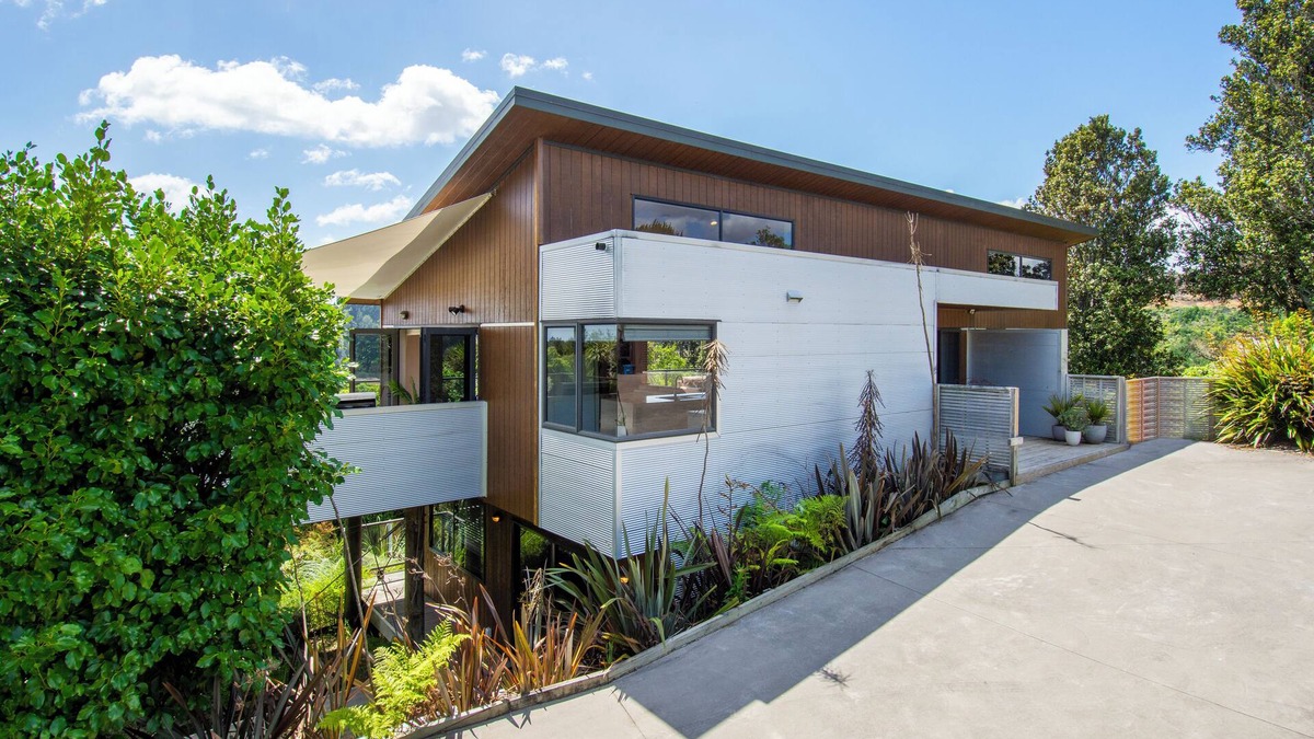 Waitao House | Family Retreat with Stunning Ocean Views, Surrounded by Native Bush & Bird Song