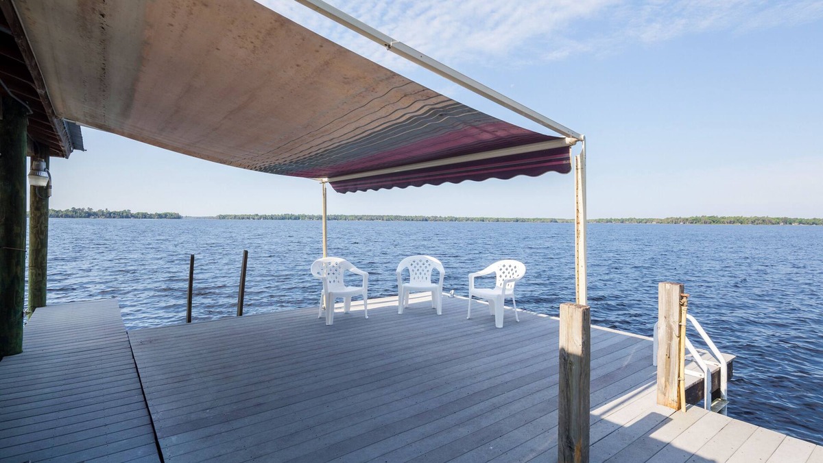 Putnam Hall House | Family reunion retreat on beautiful 5800 acre Lake Sante Fe, Sleeps 22