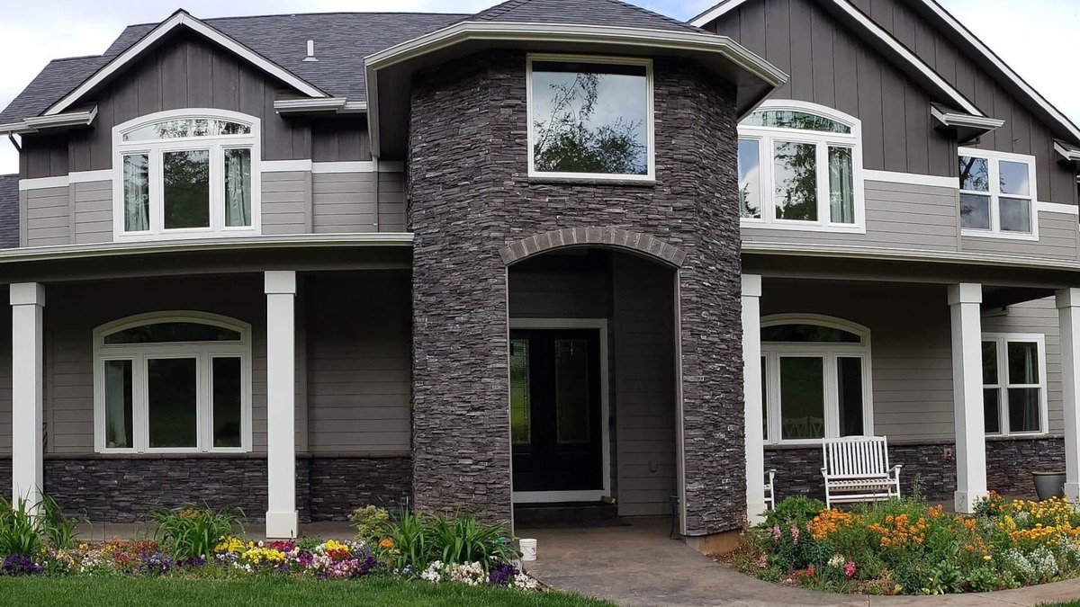 West Salem House | Family Reunion Waterfowl Retreat