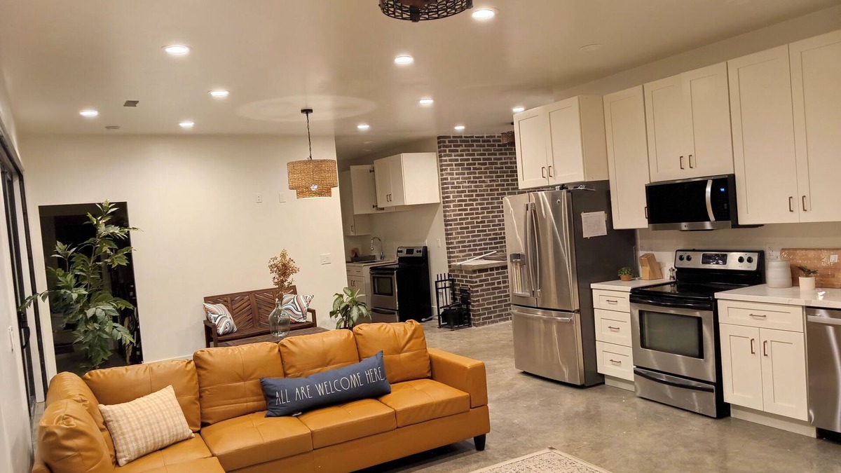 Spring City Apartment | Family reunions, Manti Temple wedding, Sports teams, flex stays, sleeps 28