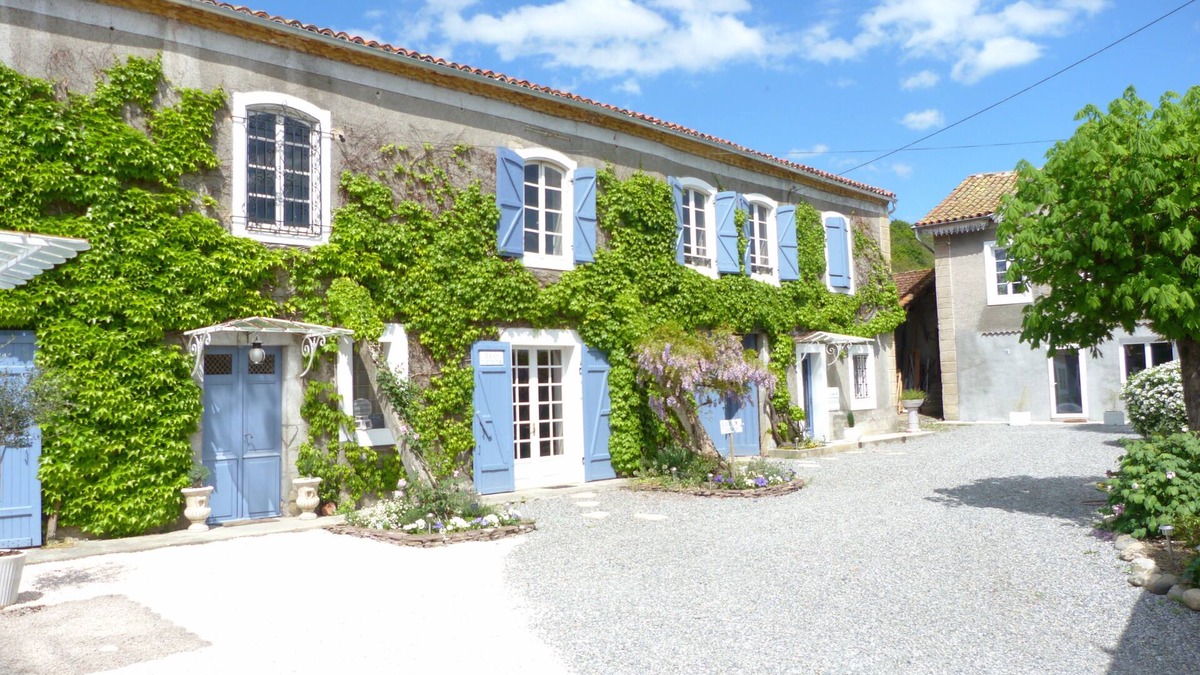 Villeneuve-de-Riviere House | Family room 1 area 95m2