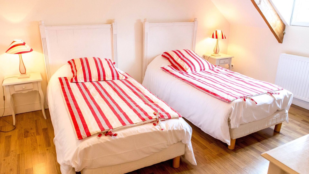 Guilly Bed & Breakfast | Family room in serene Loire setting