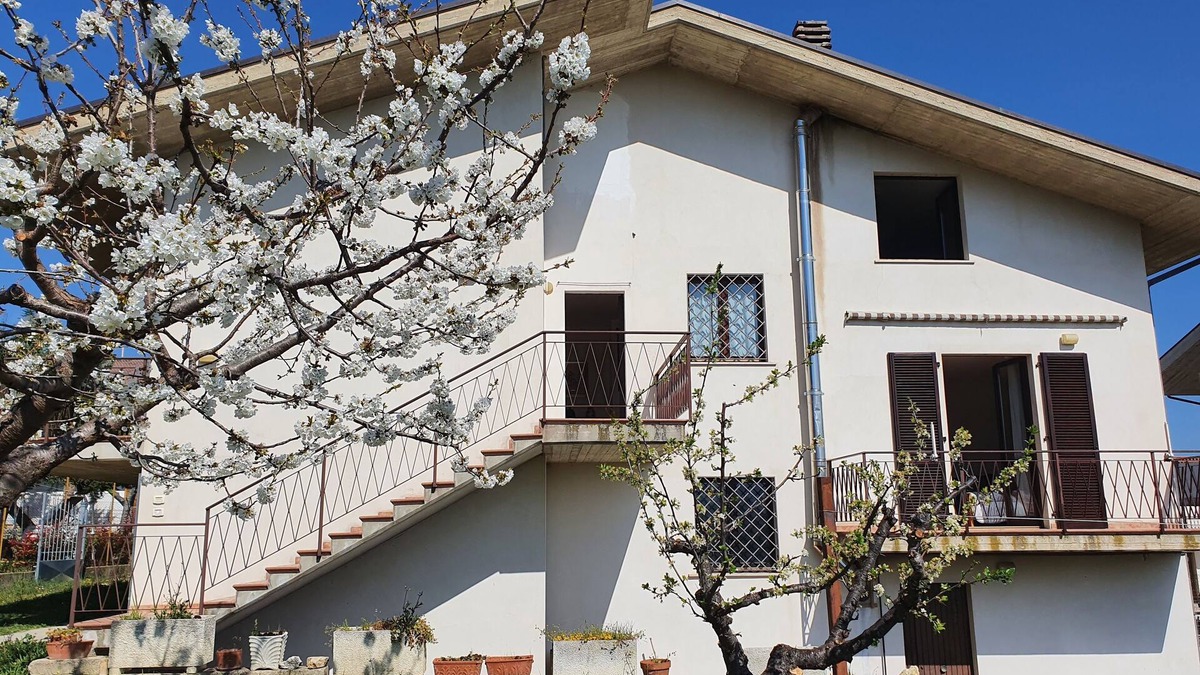 Civitella Casanova House | Family room in vacation home in the hills of Abruzzo, between sea and mountains