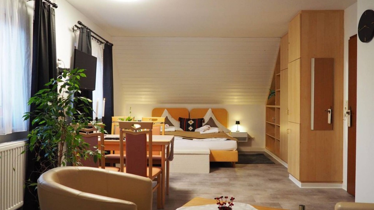 Olbernhau Bed & Breakfast | Family room - Pension Piroska