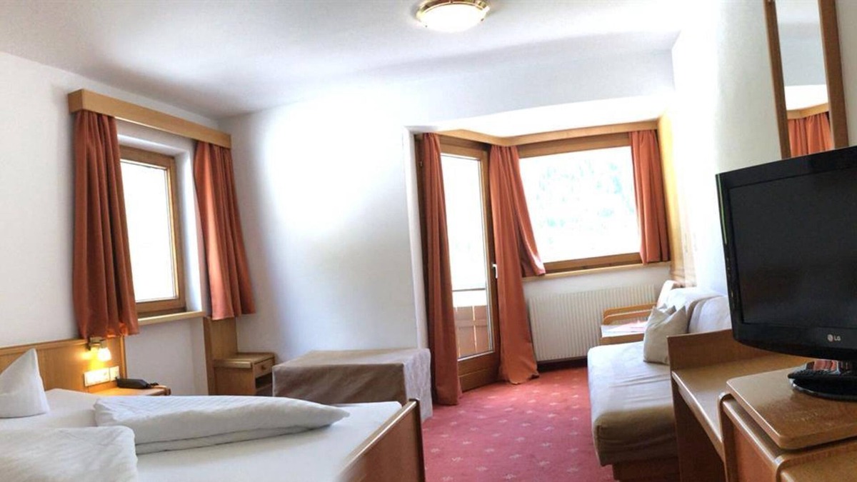 Mandarfen House | Family room - Piz Hotel