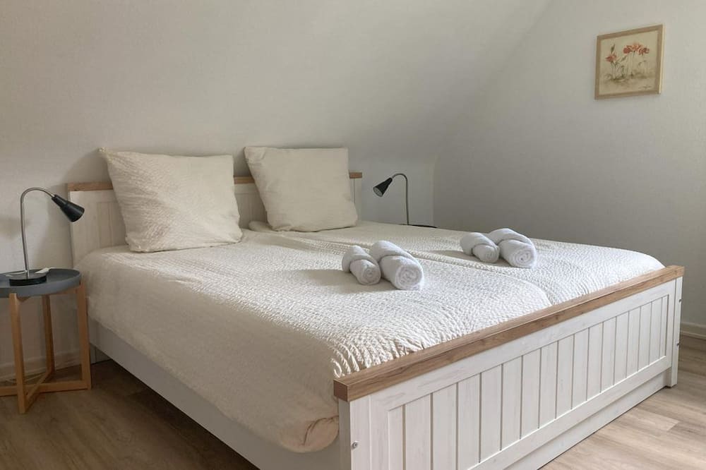 Kirn Apartment | Family room, shower, WC, 2 bedrooms - Holiday home in the orchard