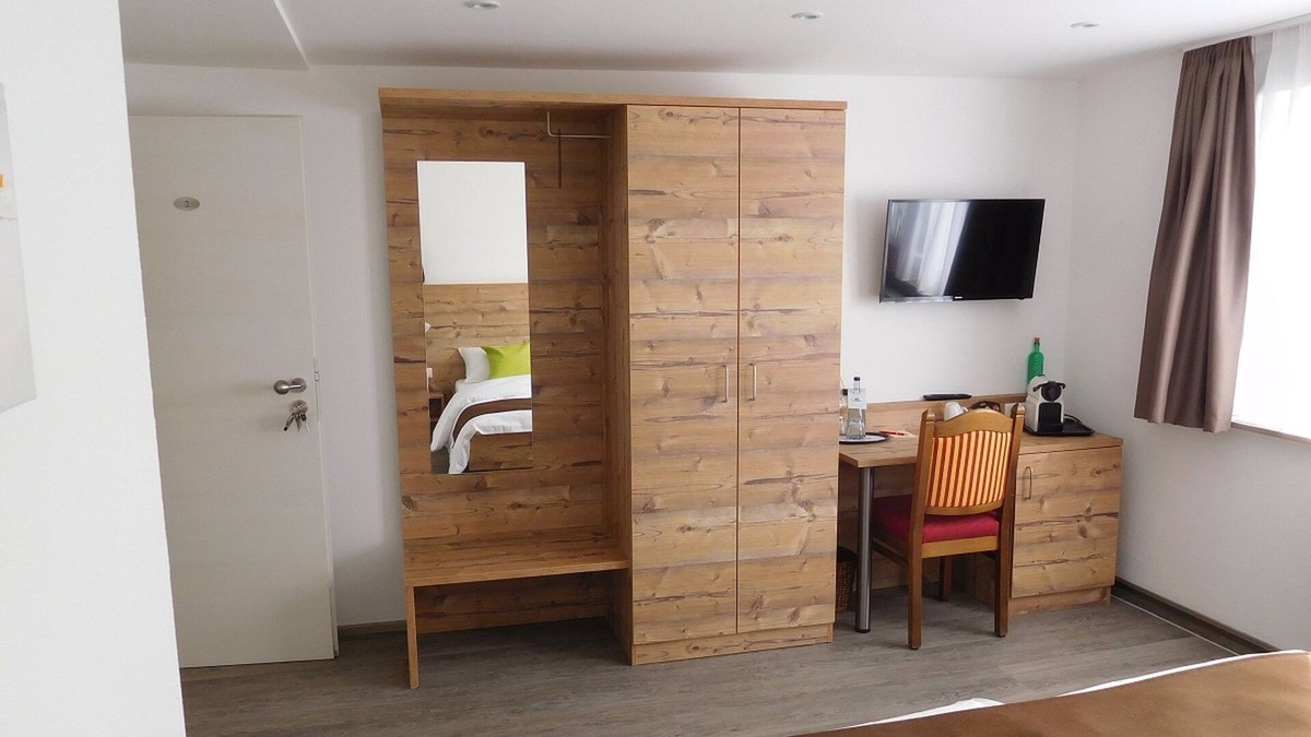 Calw Apartment | Family room with 2 separate bedrooms, max. 4 persons