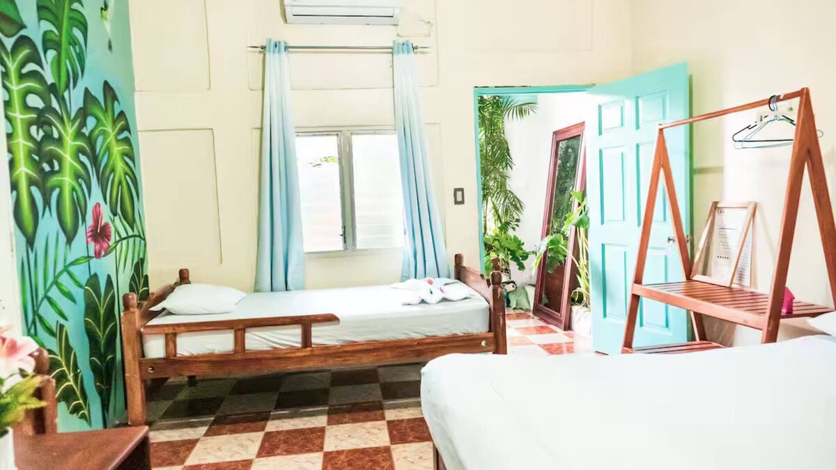 Moyogalpa Bed & Breakfast | Family Room with Air Conditioning