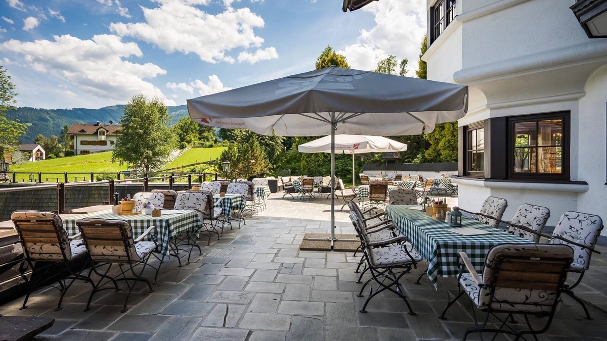 Groebming Cottage | Family room with shower or bath, WC, balcony - Landhaus St. Georg