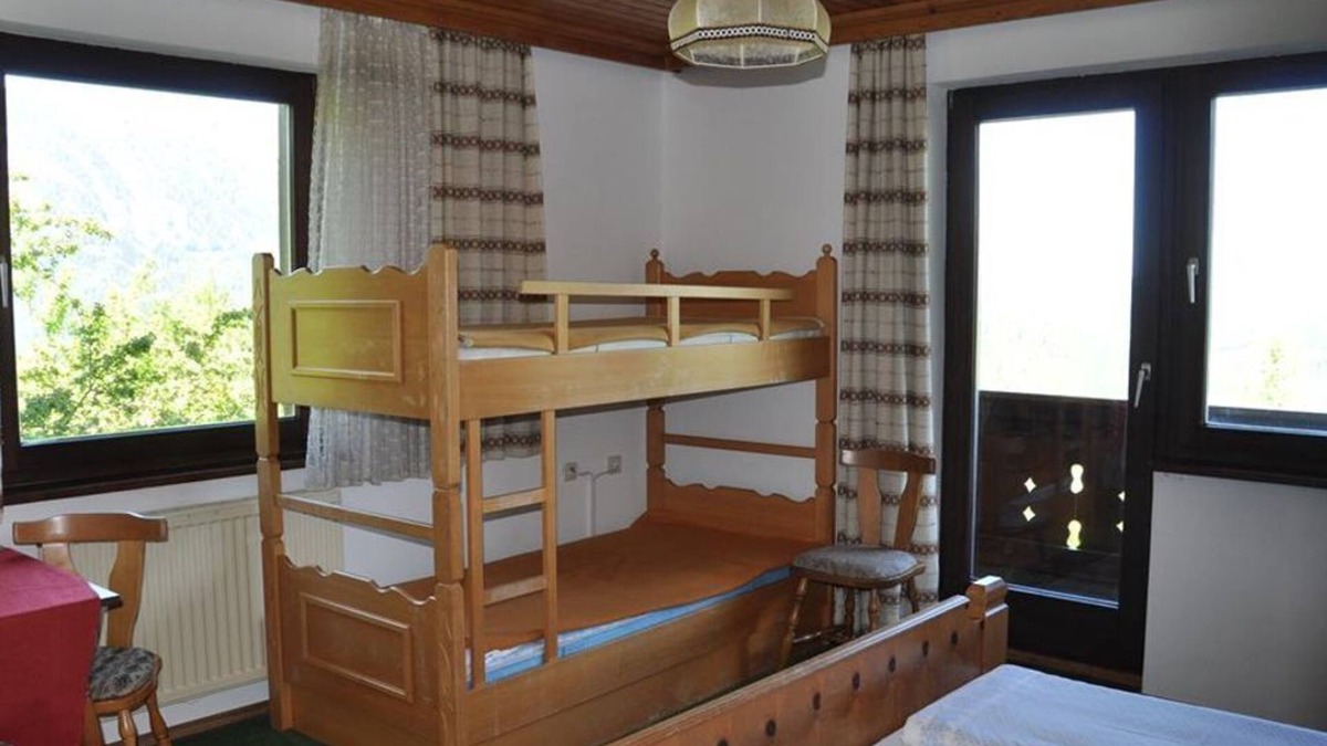 Spital am Pyhrn Bed & Breakfast | Family room with shower, WC - Pension Nanga Parbat