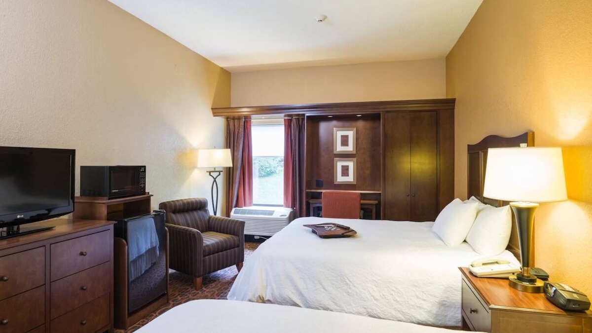 Selinsgrove Hotel | Family Scenic View Retreat in Historic Selinsgrove! Free Parking