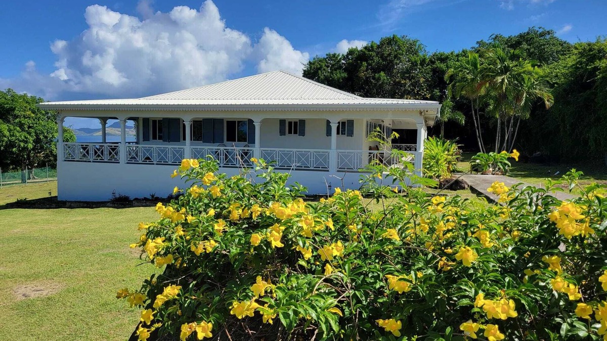 Jessups Village Villa | Family sized home in quiet neighbourhood close to beach. Comfort & convenience.