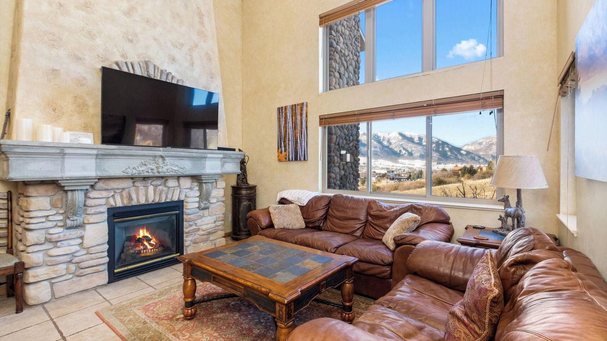 Eden Condo | Family-size 5-bedroom condo in Eden, Utah minutes from 2 world-class ski resorts