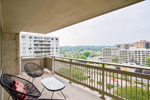 Crystal City Apartment | Family-Sized 3BR Retreat Minutes from Reagan National