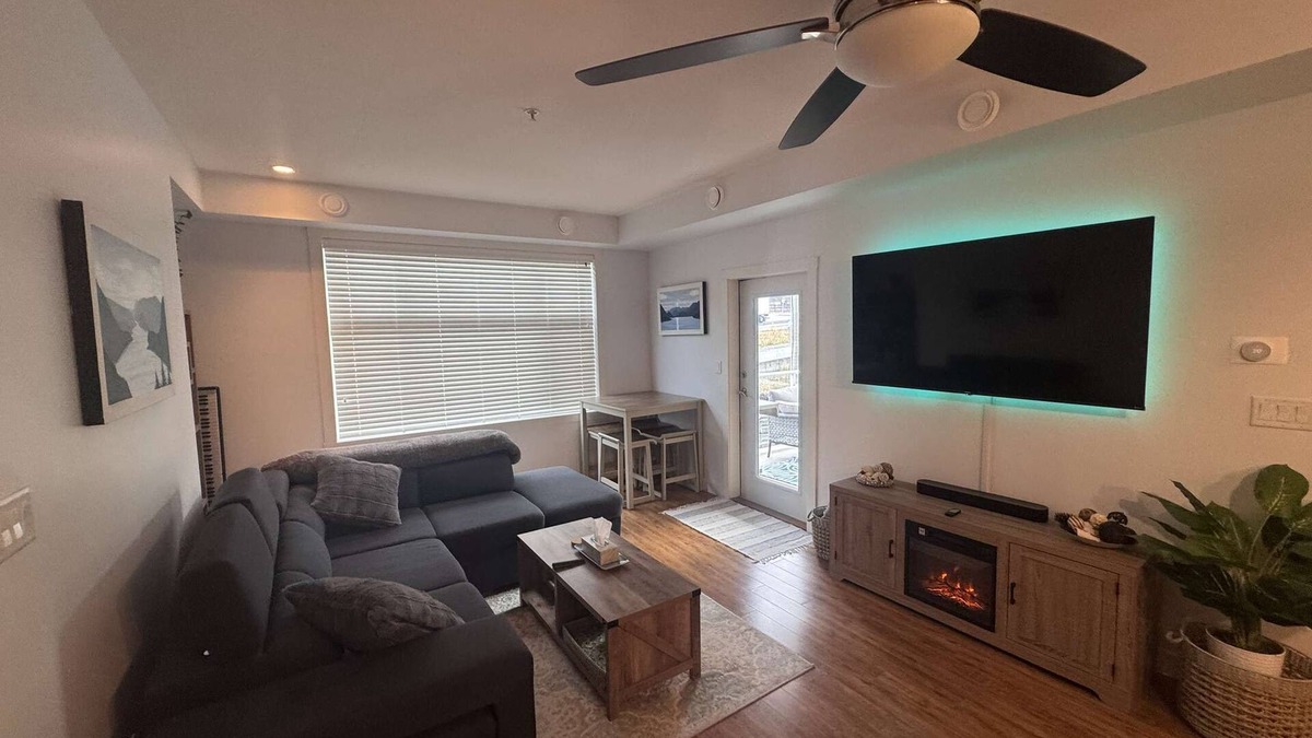 Sicamous Condo | Family-sized condo with boat slip, games room, Gym & deck, pool & hottub.