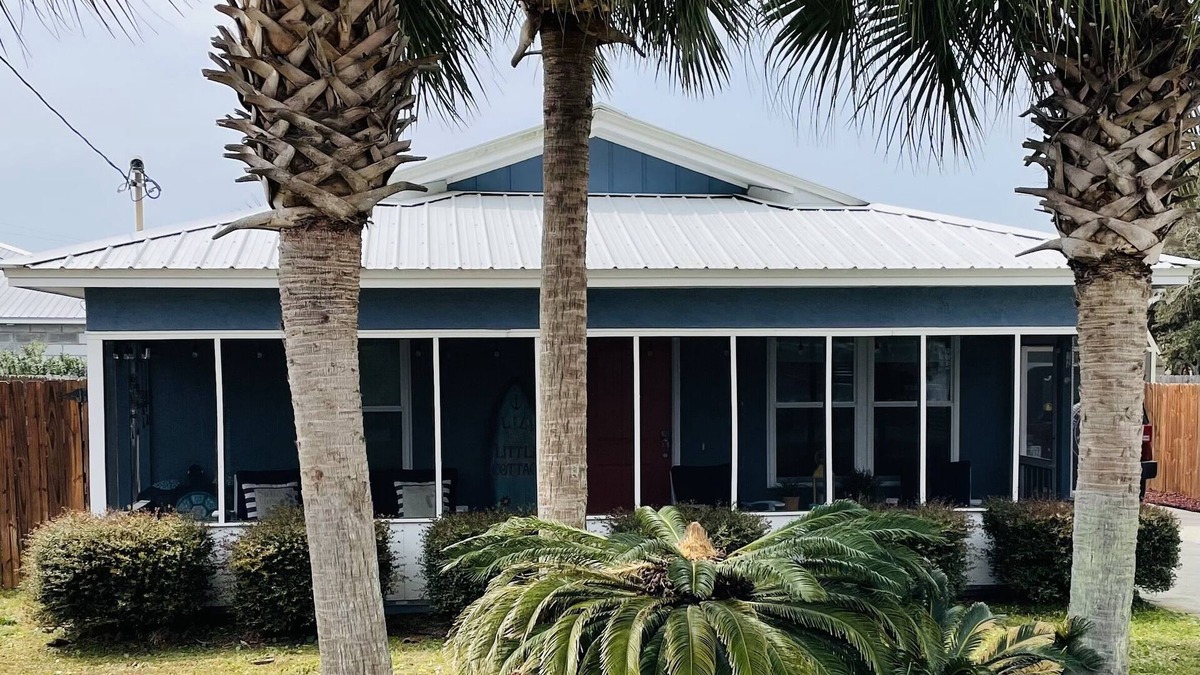 Kiska Beach House | Family-Sized 2BR/BA House-5 Minutes to the Beach! Pets/Dogs Welcomed!