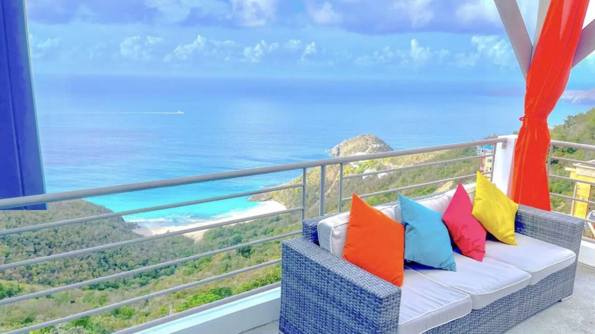 East End House | Family-sized villa- 5 mins from secluded beach! 10 mins from city centre!