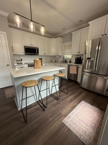 Troutville House | Family stay with Pets, EV Charger, Peloton
