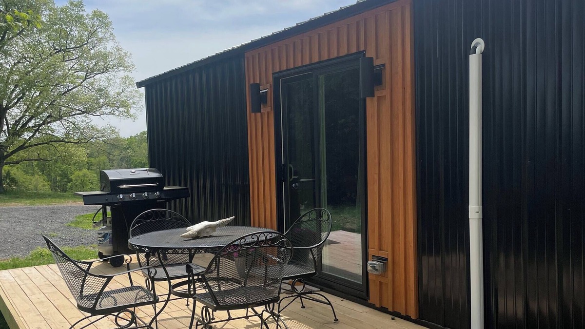 Marshall Cabin | Family style cabin with pond and orchard near the Buffalo National River