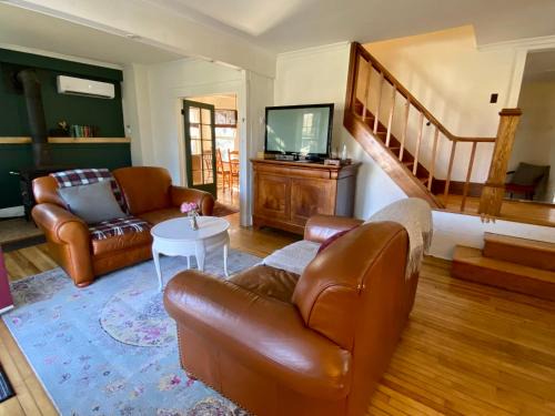 Ayers Cliff House | Family Summer House in the Eastern Townships