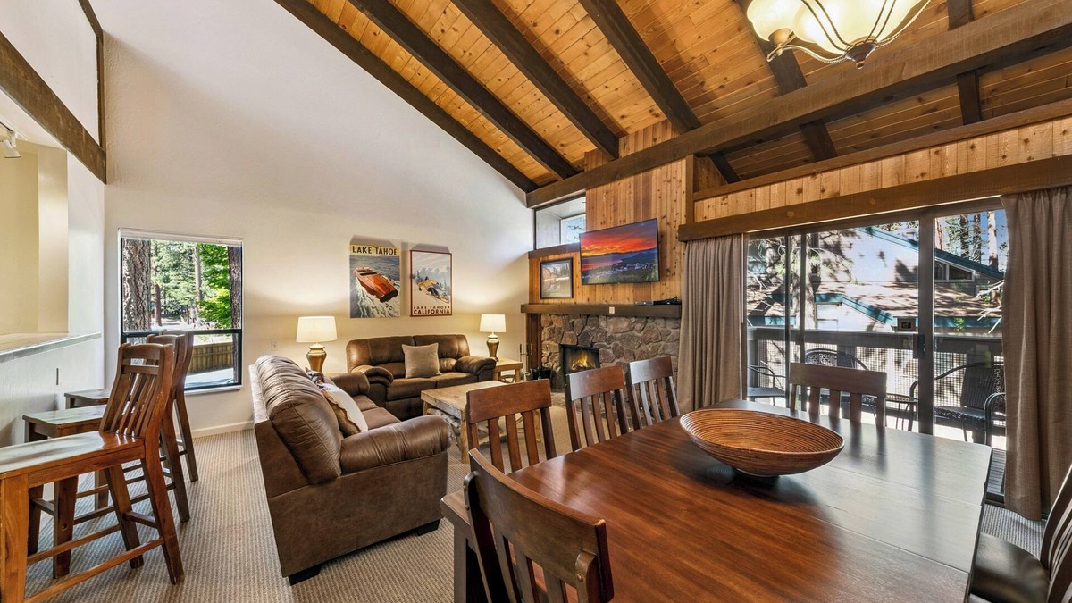 South Lake Tahoe Condo | Family Tahoe Retreat: Beach, Pool & Hot Tub LLV401