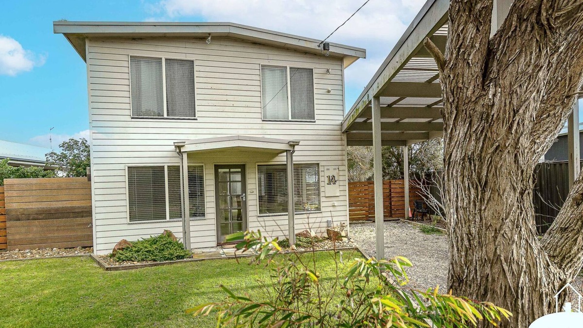 Sandy Point House | Family Tidez, Sandy Point