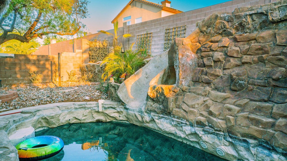 Highland Hills House | Family Tiki Resort - Exotic Desert Oasis