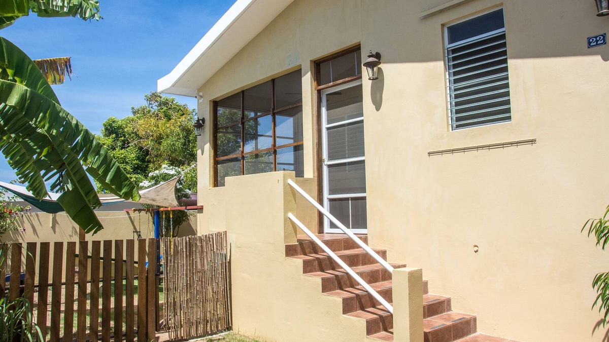 Esperanza House | Family time, 5 minute walk from main walkway to restaurants and beach!