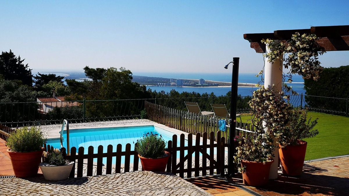 Nossa Senhora da Anunciada Cottage | Family time, peace, great views and private swimming pool!