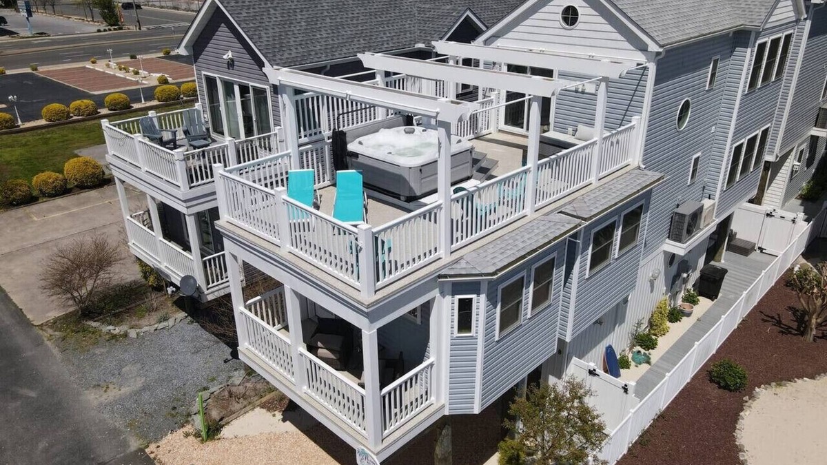 North Ocean City House | Family Townhouse, Rooftop Jacuzzi, Walk to Beach