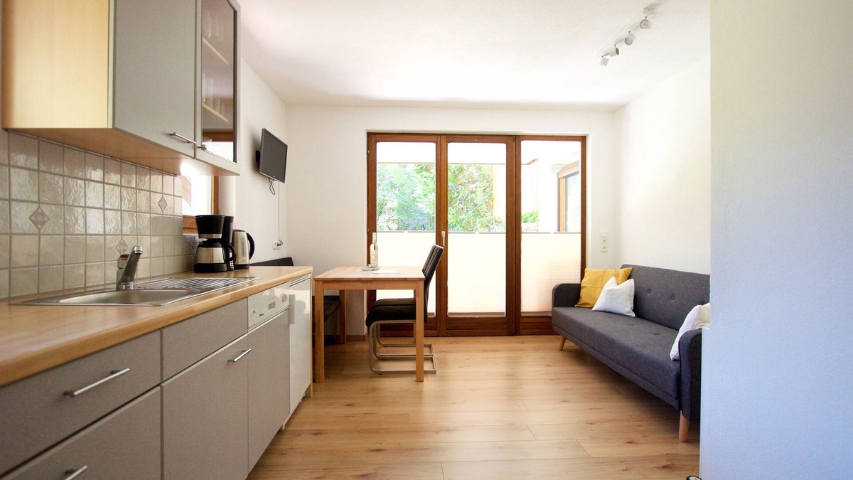 Ausservillgraten Apartment | Family Two-Bedroom Apartment with Garden