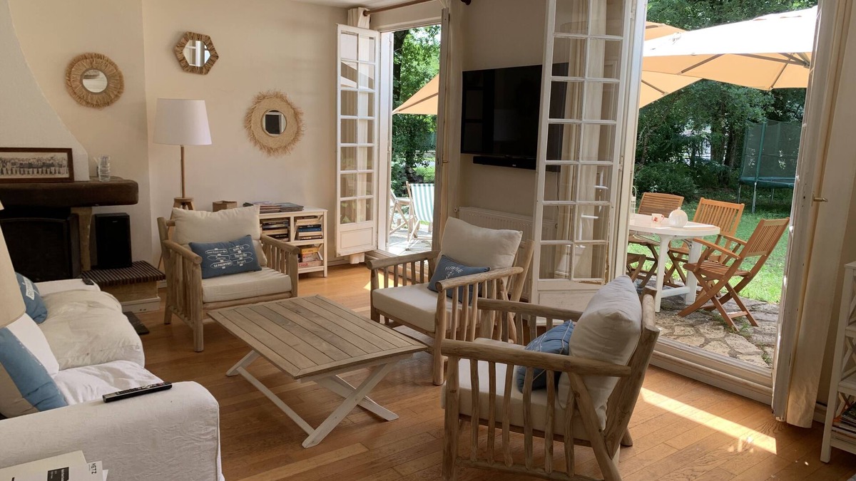 Breuillet Villa | Family villa 10 minutes from St Palais Beach