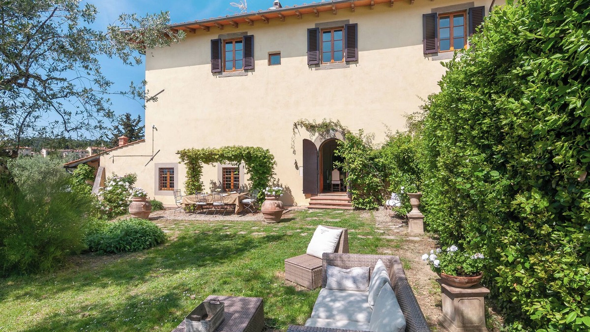 Settignano Villa | Family Villa 'Ridente - Settignano' with View of Florence, Garden and Pool