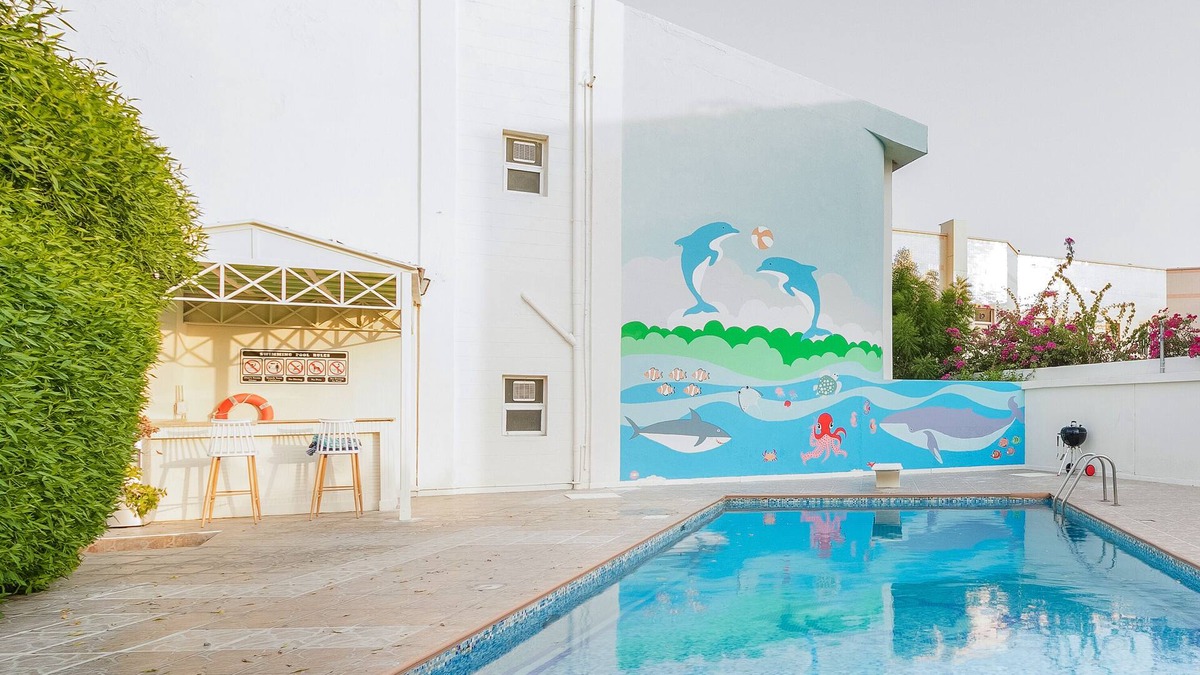 Umm Suqeim 1 Villa | Family villa w/swimming pool, garden oasis, games room, bikes