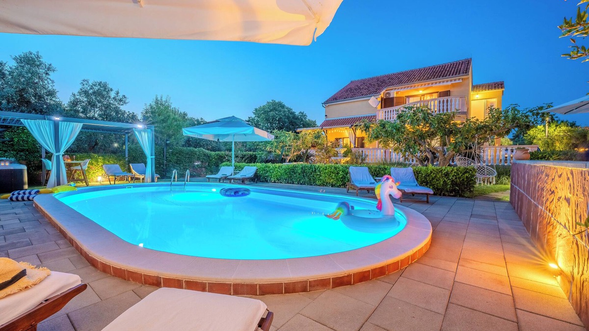 Polaca House | Family villa with large private pool, whirlpool, sauna and gym