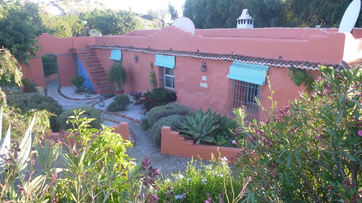Rio Velez Villa | Family villa with pool & spectacular views