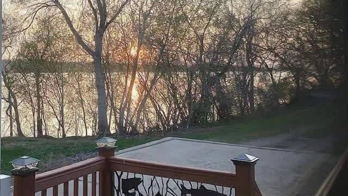 Ortonville House | Family Waterfront Villa