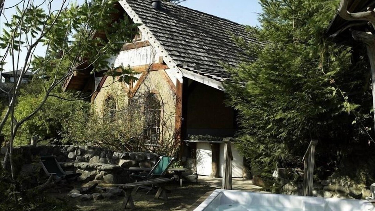 Deer Harbor Ski Chalet | Famous Gnome House Chalet on Amazing 110 Acre Private Setting